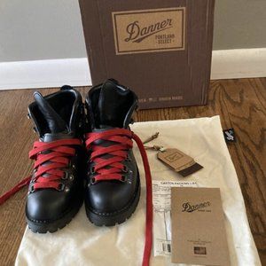 Danner -  Mountain Light - Black- Women's Size 9